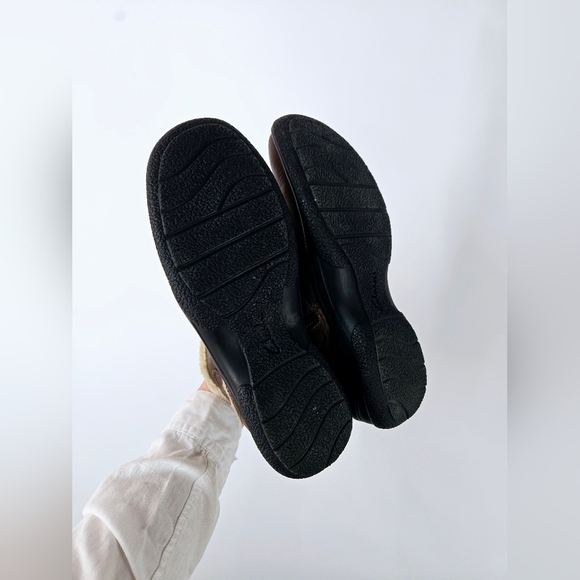 Clarks Brown Ankle Boots with Cream Trim - Picture 5 of 5